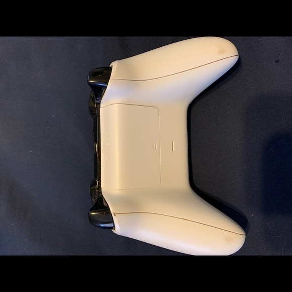 Xbox one controller - Picture 2 of 3
